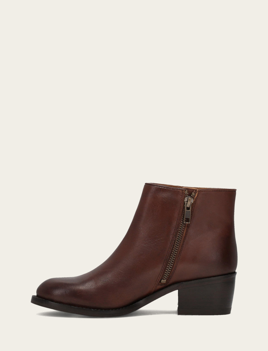 Women's Saddle Carson 2 Piping Booties Saddle - Frye