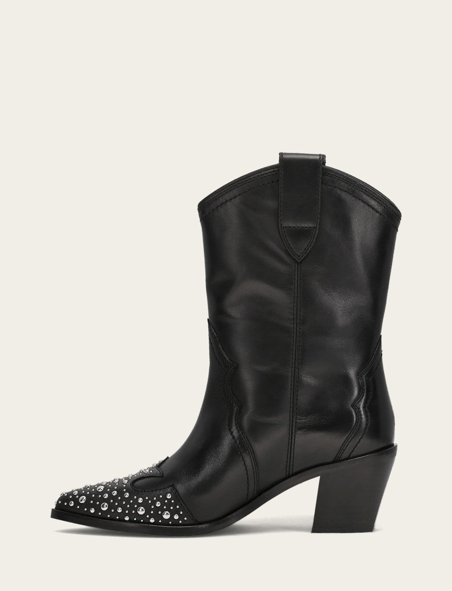 Women's Black Sara Wingtip Stud Boot Black - Frye