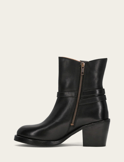 Women's Black Rylee Belted Inside Zip Boot Black - Frye