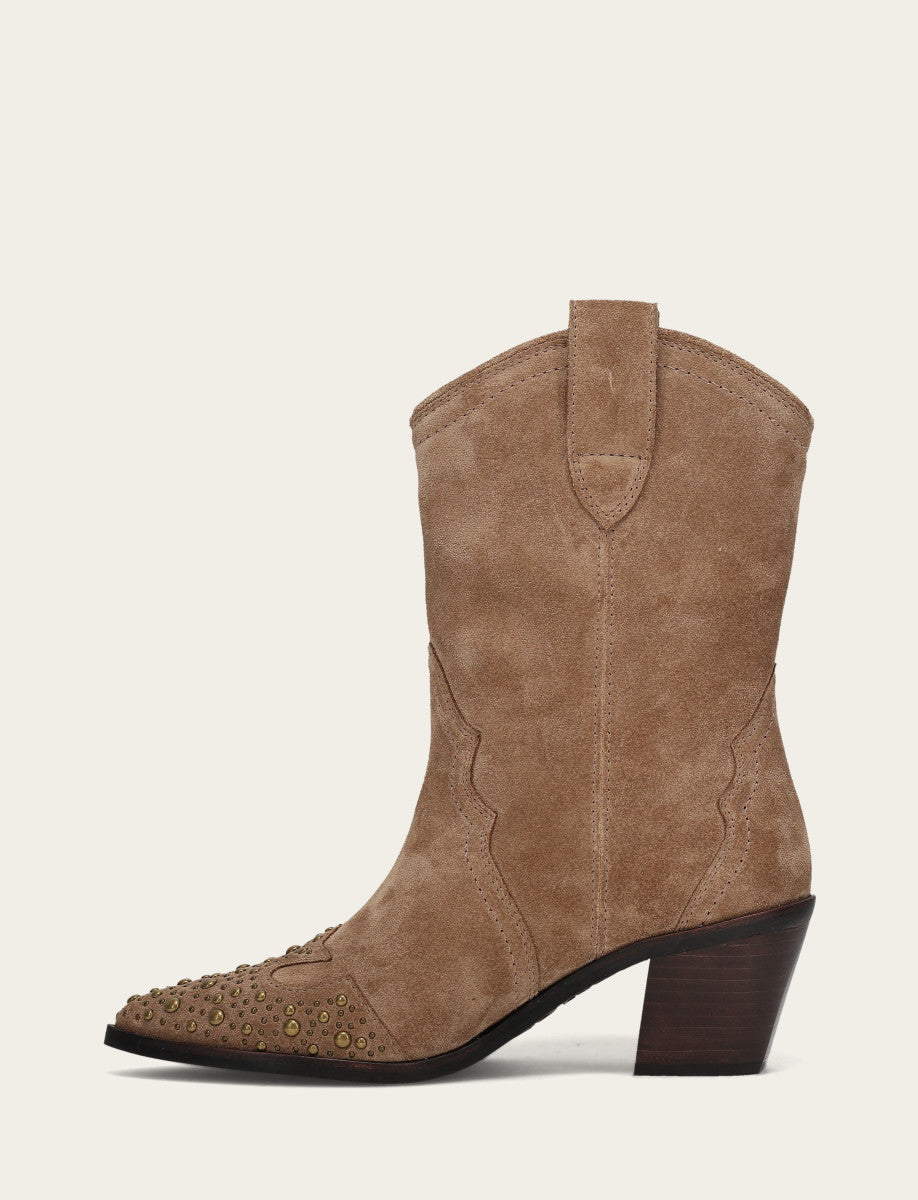 Women's Almond Sara Wingtip Stud Boot Almond - Frye