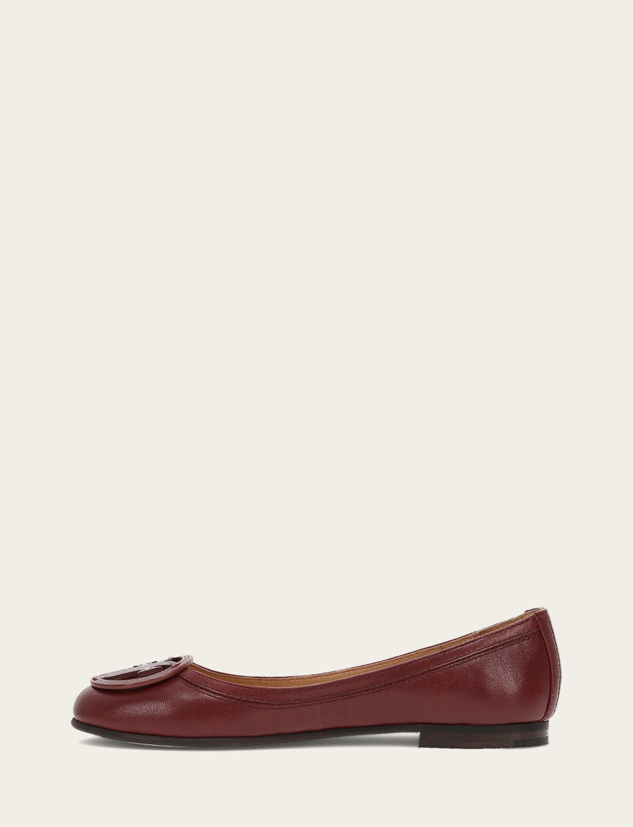 Women's Cranberry Carson Logo Ballet Shoe Cranberry - Frye