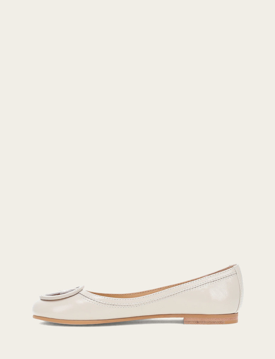 Women's Ivory Carson Logo Ballet Flats Ivory - Frye