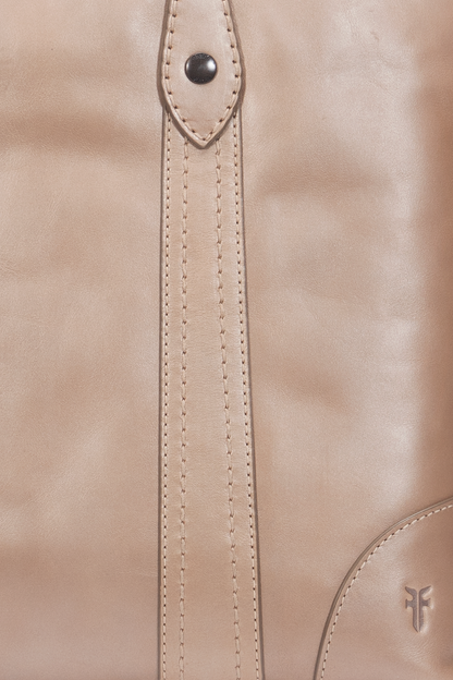 Light Bronze Melissa Shopper Light Bronze - Frye