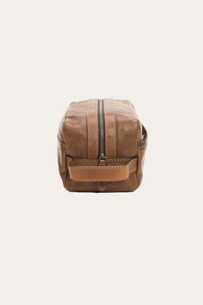 Logan Large Travel Dopp in Dark Brown Dark Brown - Frye